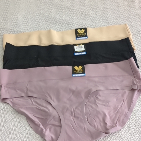 Wacoal Women's Set Of 3 Hipster Underwear - Black, Tan, and Purple XL - Picture 1 of 4